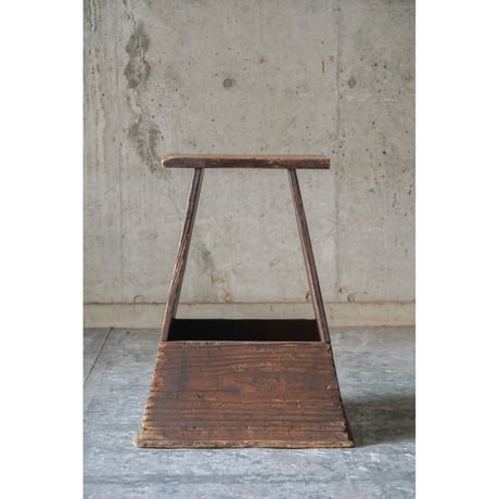 台　Wooden stand