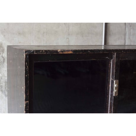 ガラス戸棚