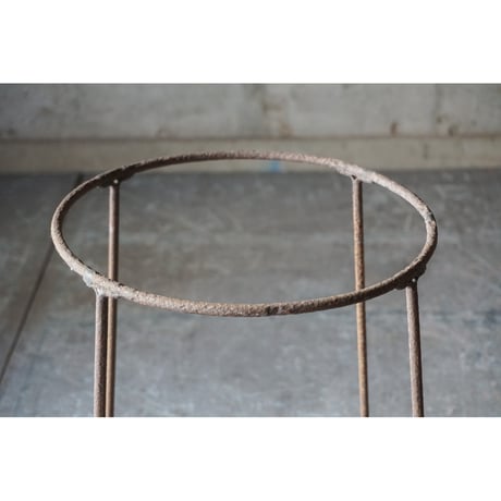 鉄枠スタンド　Iron stand
