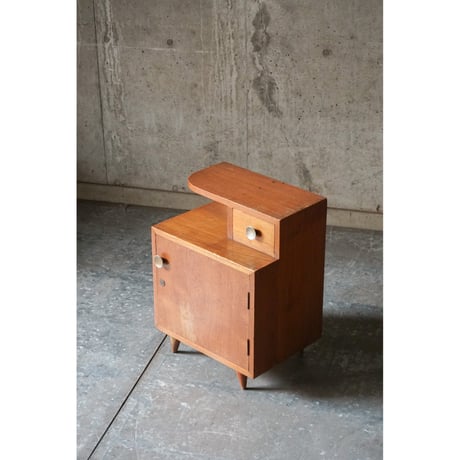 サイドチェスト　Side chest