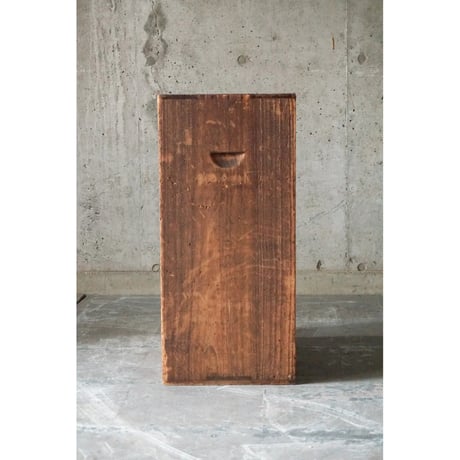 書類棚 Filing cabinet