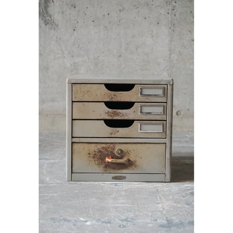 アイアンドロワーズ Iron drawer