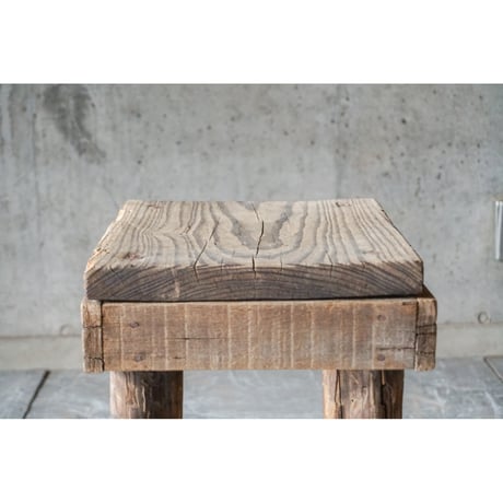 台 Wooden stand