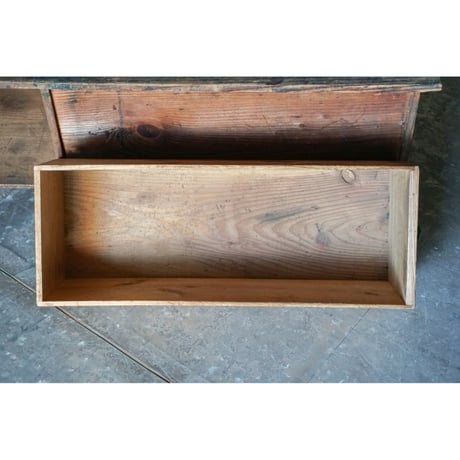 台　Wooden stand