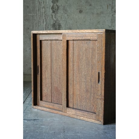 戸棚 Cupboard
