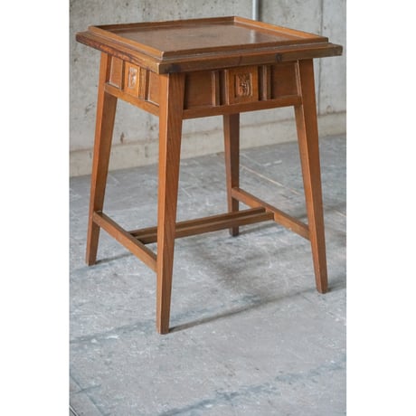 サイドテーブル Side table