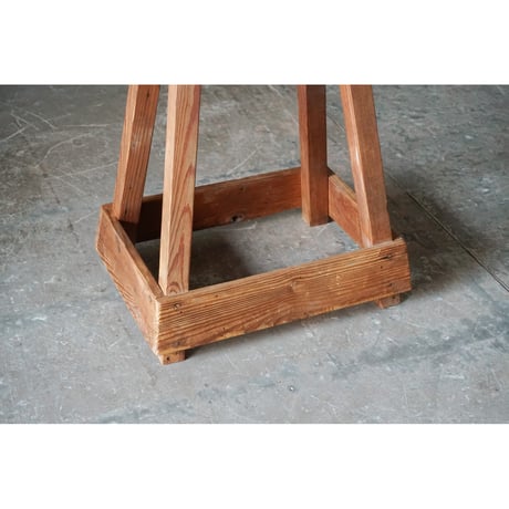 台 Wooden stand