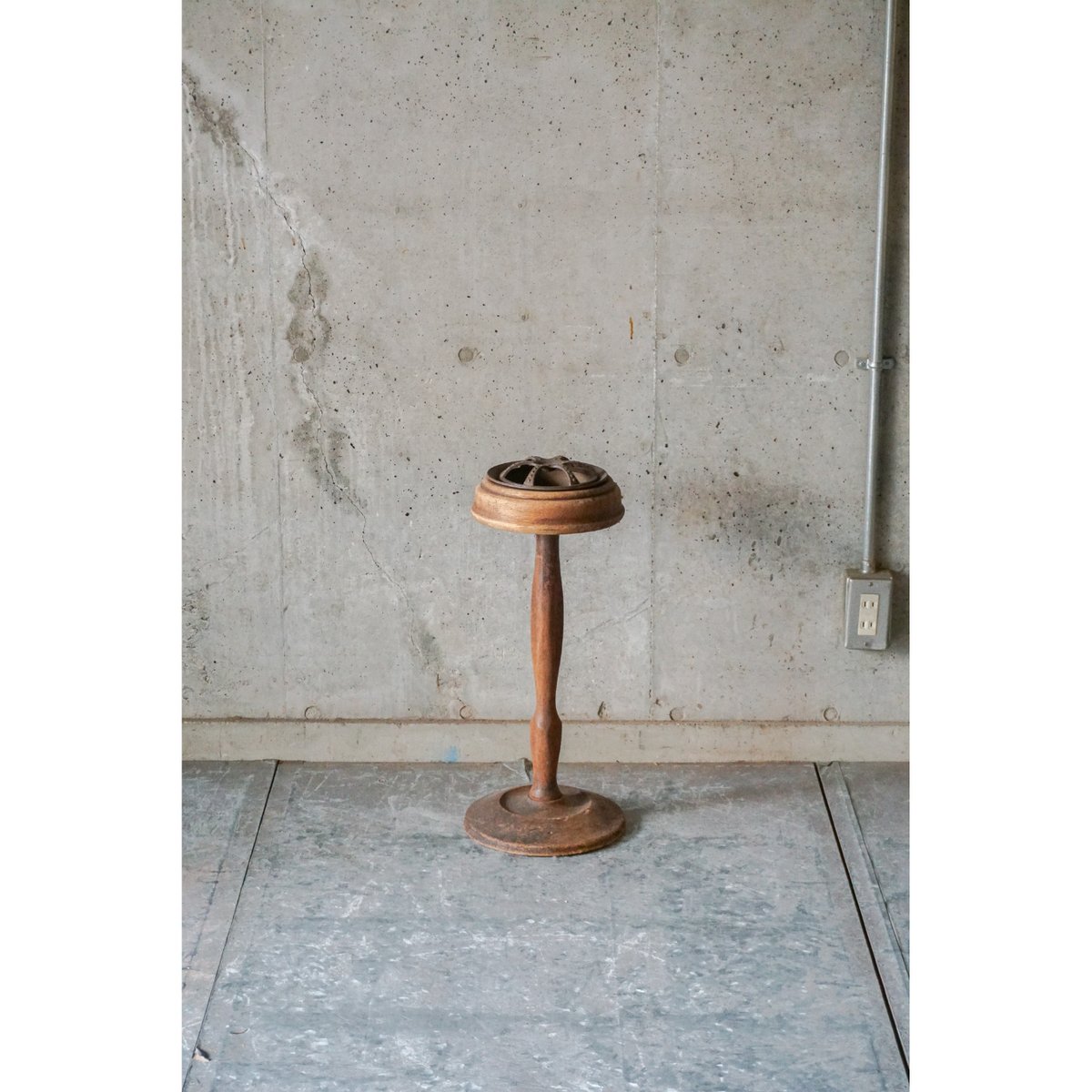 年末年始saleヴィンテージ　ウッドスタンド灰皿 スタンド灰皿 Standing ashtray | SOWGEN