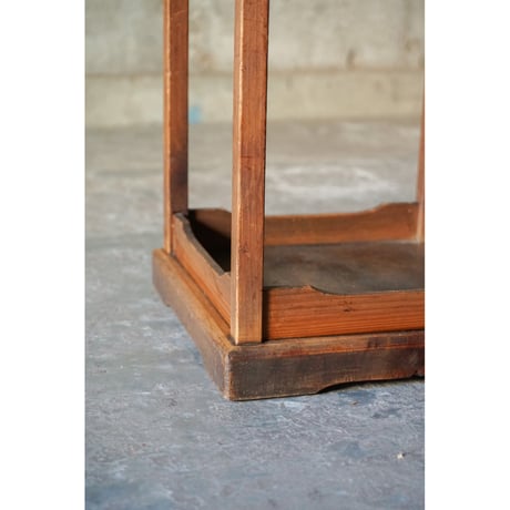 花台　Wooden stand