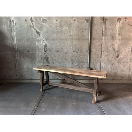 ベンチ