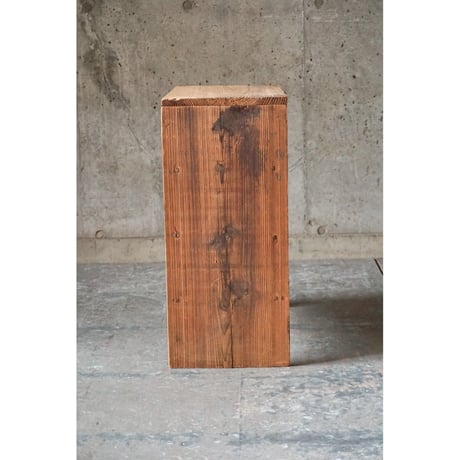 棚 Wooden shelf