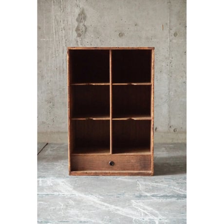 書類棚 Filing cabinet