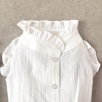 backbotão frill  shirt . ［ white ］