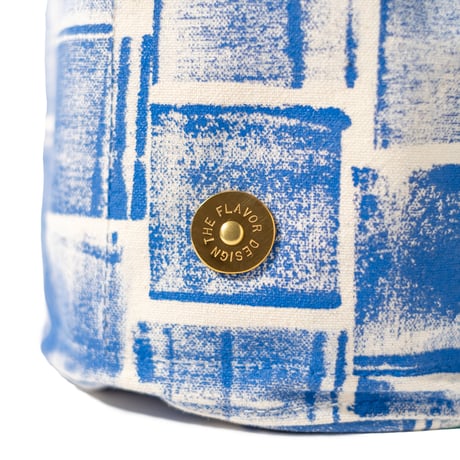 Round Tote Bag - Brick paint