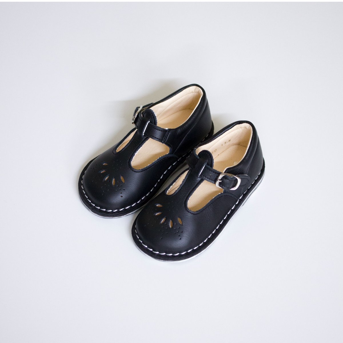 ティーストラップシューズ | ninos's STORE
