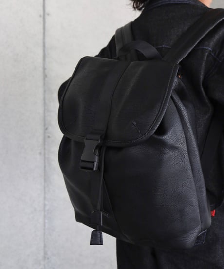 即納faux leather ruck sack