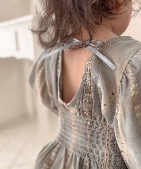 即納Anne shirley Hayes smoke blouse