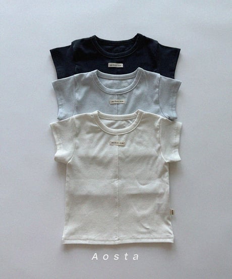 即納aosta necessary tee