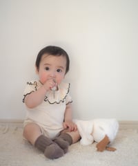 即納Ruffle Collar Eyelet body suit