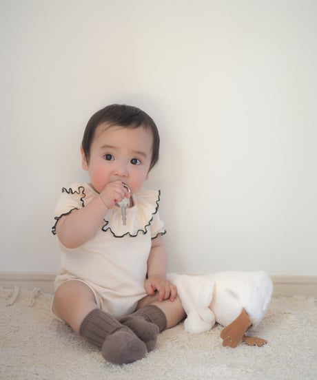 即納Ruffle Collar Eyelet body suit