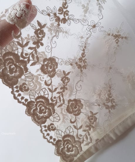 即納petit flower lace bonnet