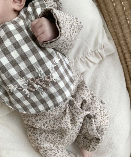 即納plaid flower bib
