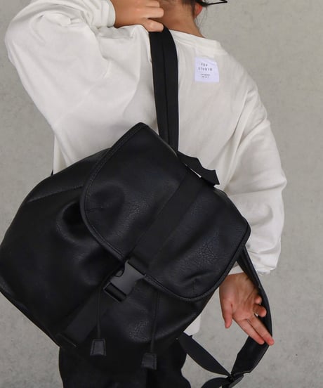 即納faux leather ruck sack
