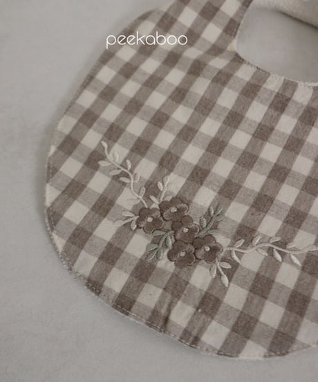 即納plaid flower bib