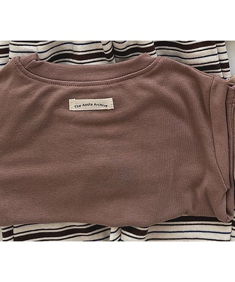 即納aosta Essential tee