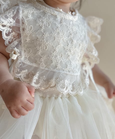 即納Lace ruffle vest