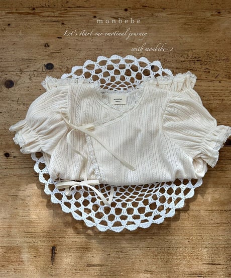 即納monbebe Eyelet glory suit