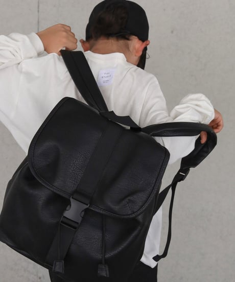 即納faux leather ruck sack