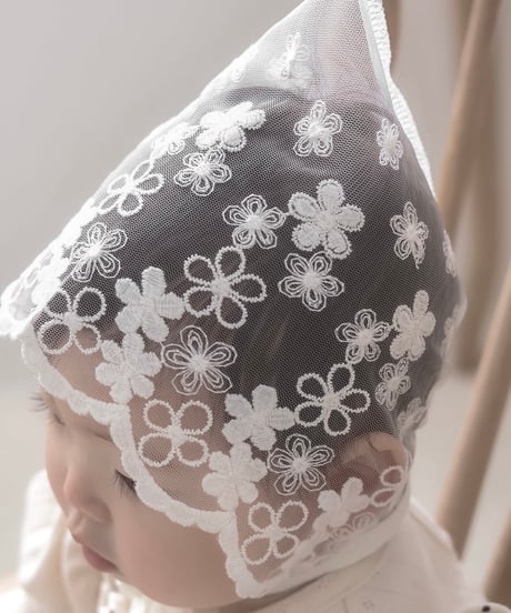 即納petit flower lace bonnet