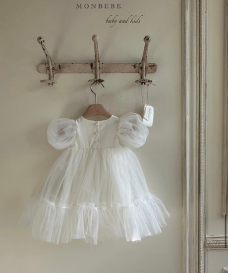 即納monbebe puff sleeve tulle dress