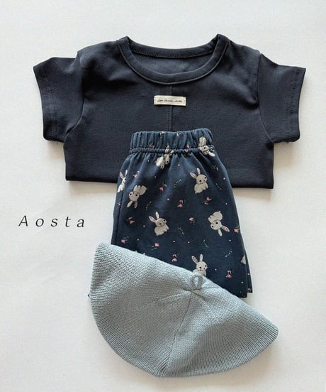 即納aosta necessary tee