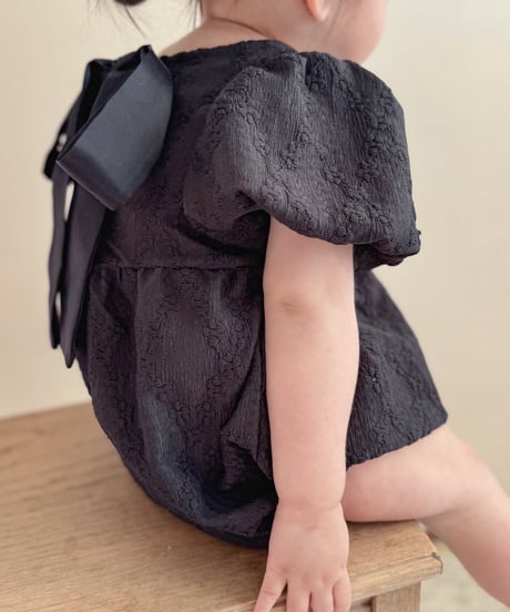 一部即納bebe nine Shine ribbon suit