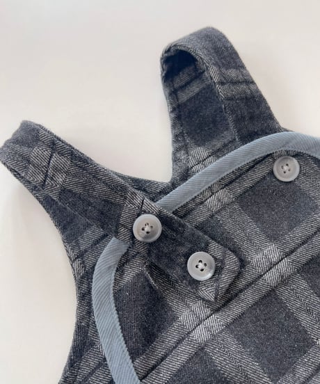 即納bebe holic Blue check suspender suit