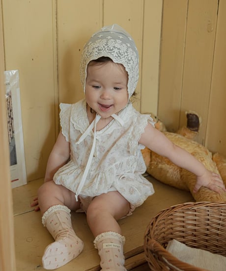 即納mini beige lace socks