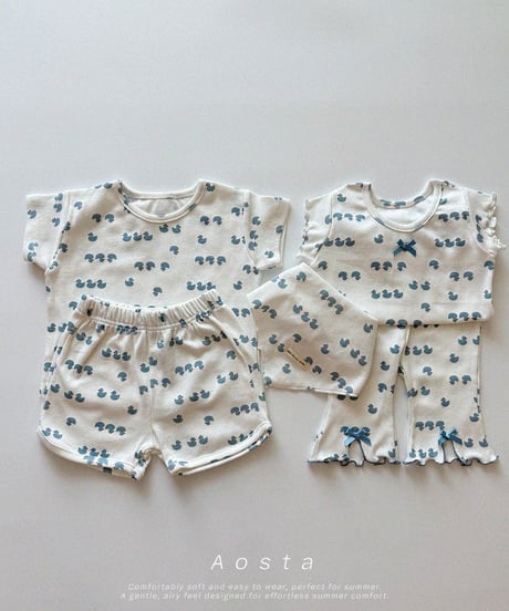 即納aosta Lip ribbon tee