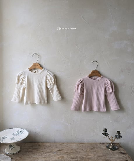 即納eyelet puff sleeve tops