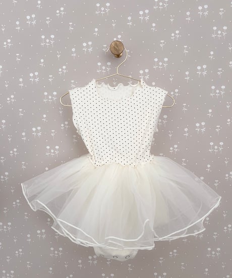 即納no sleeve dot tulle rompers