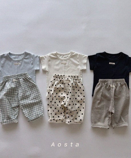 即納aosta necessary tee