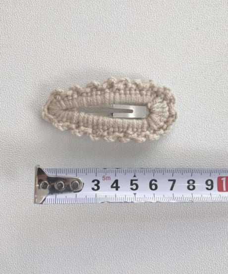 wool lace pin