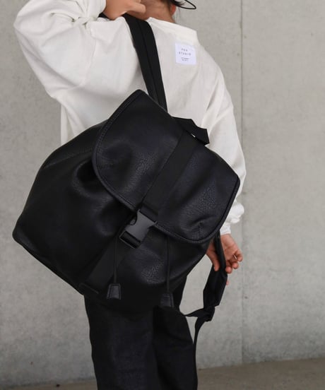 即納faux leather ruck sack