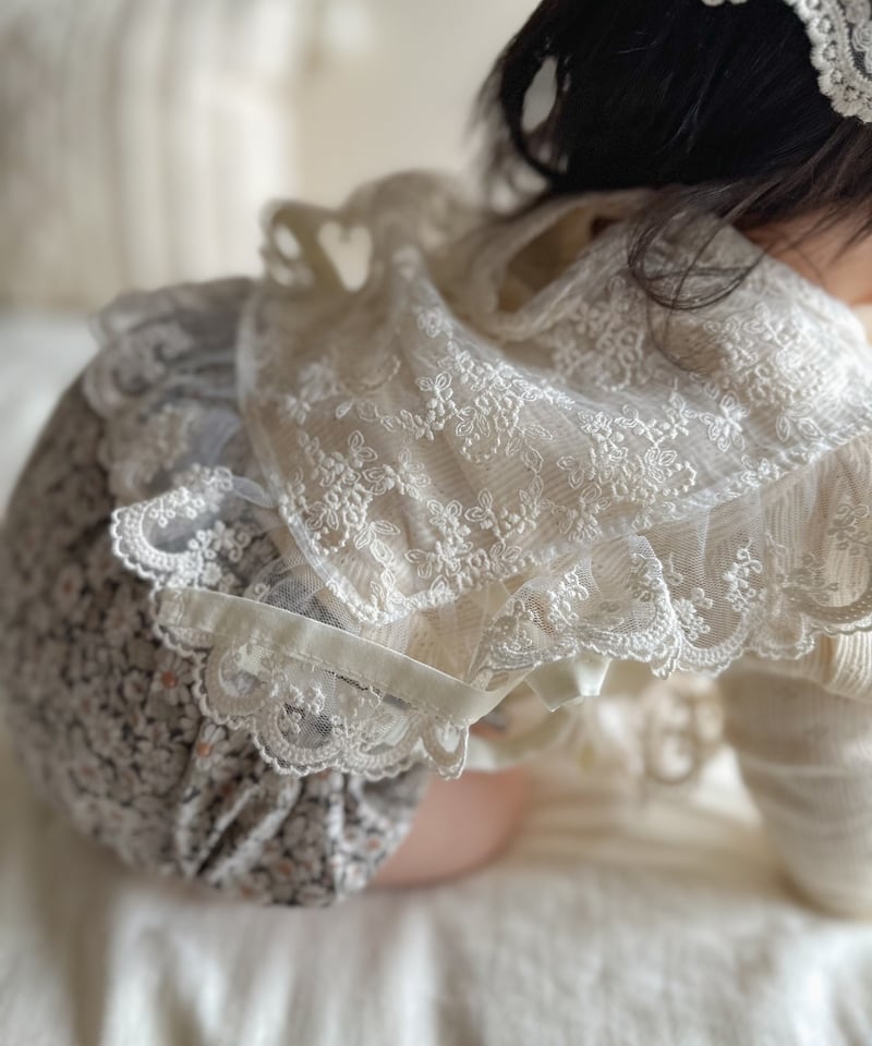 即納Lace ruffle vest | alli. 即納Lace ruffle vest | alli.