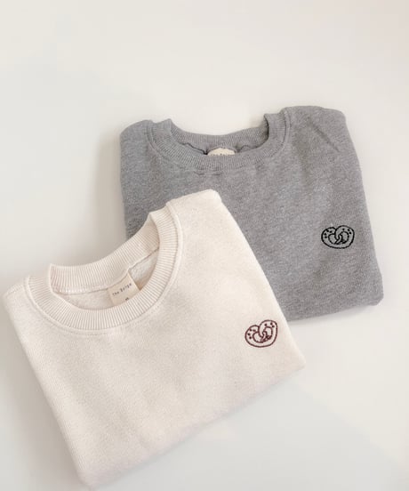 即納 Pretzel Embroidery Sweatshirt