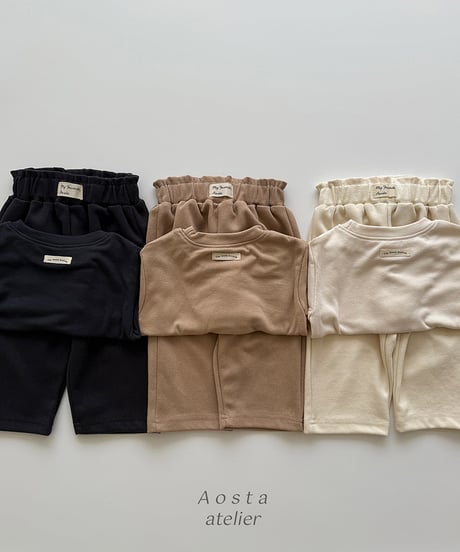 即納aosta Essential tee