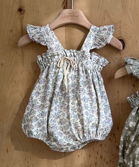 即納monbebe Flower frill suit
