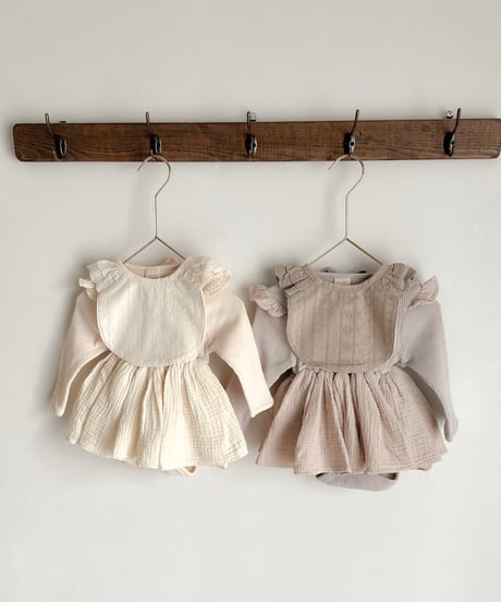 即納back ribbon  frill lace bib
