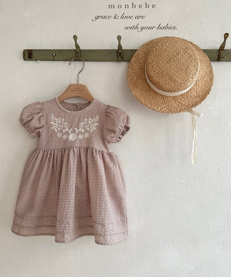 メーカー完売在庫限りmonbebe Hannah Embroidery One Piece